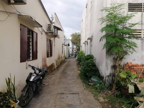 Nền thổ cư Hẻm 129 Lê Hồng Phong, Cần Thơ. Lộ giới 3m, hướng Tây Bắc, full thổ cư.