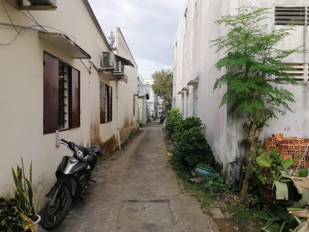 Nền thổ cư Hẻm 129 Lê Hồng Phong, Cần Thơ. Lộ giới 3m, hướng Tây Bắc, full thổ cư.
