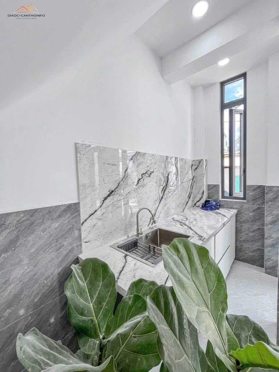 Nhà Lầu Hẻm 98 Đường Phạm Ngũ Lão, P. Cái Khế, Cần Thơ