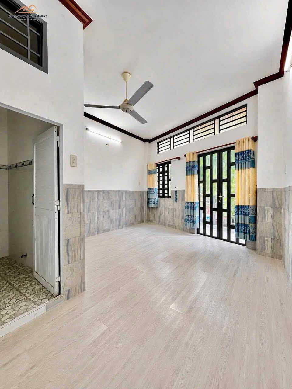 Nhà 2 lầu mặt tiền Đề Thám (ngay chợ Đề Thám), Ninh Kiều, Cần Thơ